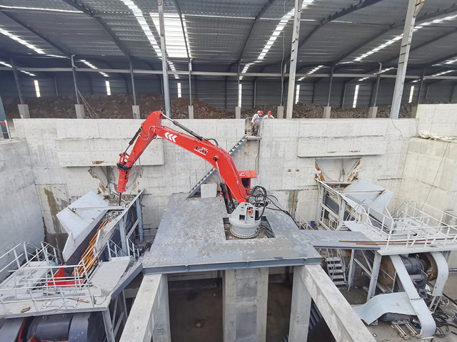 Shandong Ecological Environmental Protection Plant Installed a Fixed Pedestal Boom Rockbreaker To Successfully Solve The Blockage of Discharge Port of Jaw Crushers