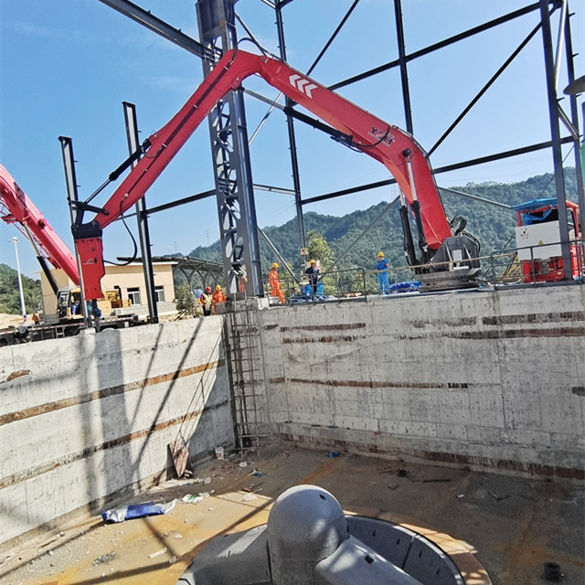 pedestal rockbreaker boom 2