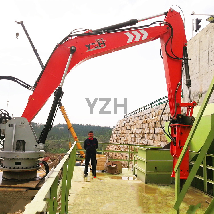 YZH Pedestal Boom System Breaks Oversized Rock For Hopper