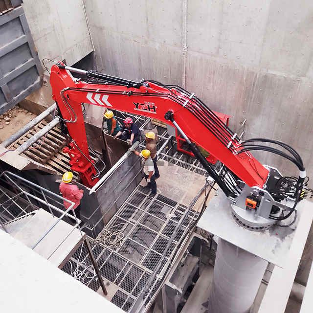 YZH Rock Breaker System of 360° Rotation for Jaw Crusher