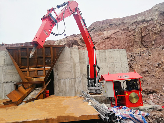 Rock Breaker System Was Successfully Installed At The Hopper of Jaw Crusher