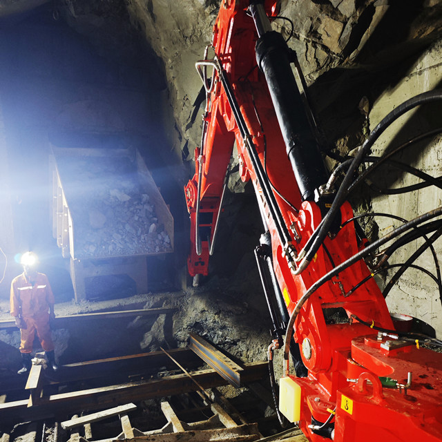 Pedestal Breaker Boom System