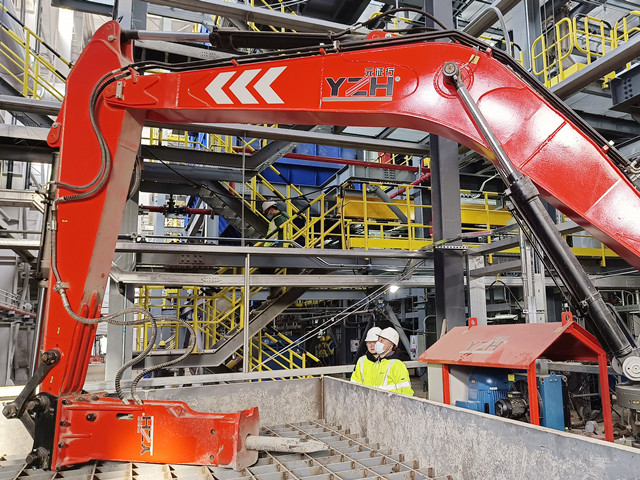 pedestal rock breaker booms