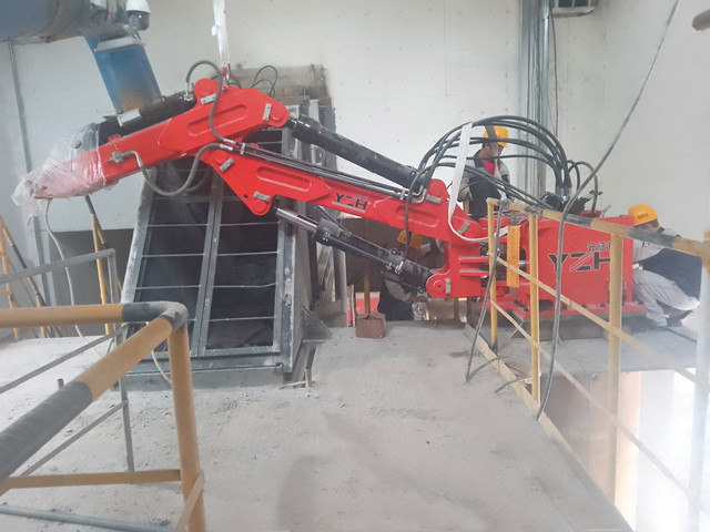 Pedestal Hydraulic Rockbreaker System