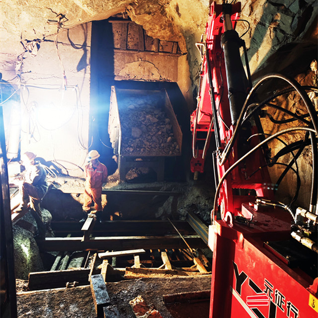 Pedestal Breaker Boom System