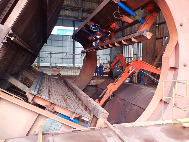 Jiangxi Fangda Steel Group Installed YZH Hydraulic Manipulator To Assist Dumper Unloading Coal