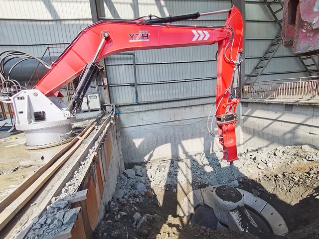 Starting in 2022, YZH Rockbreaker System Was Successfully Installed Next To The Gyratory Crusher