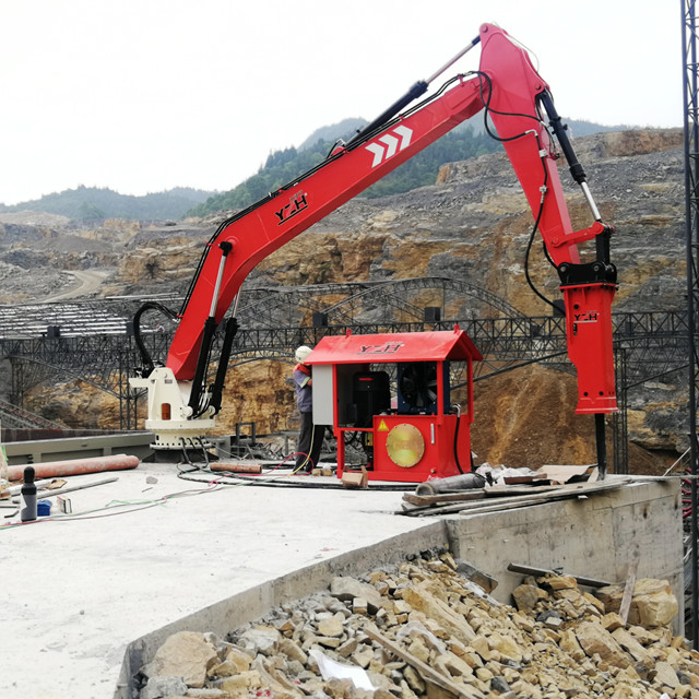 Rockbreaker Boom System