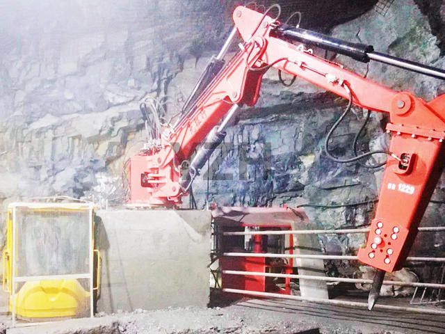 pedestal rockbreaker boom system